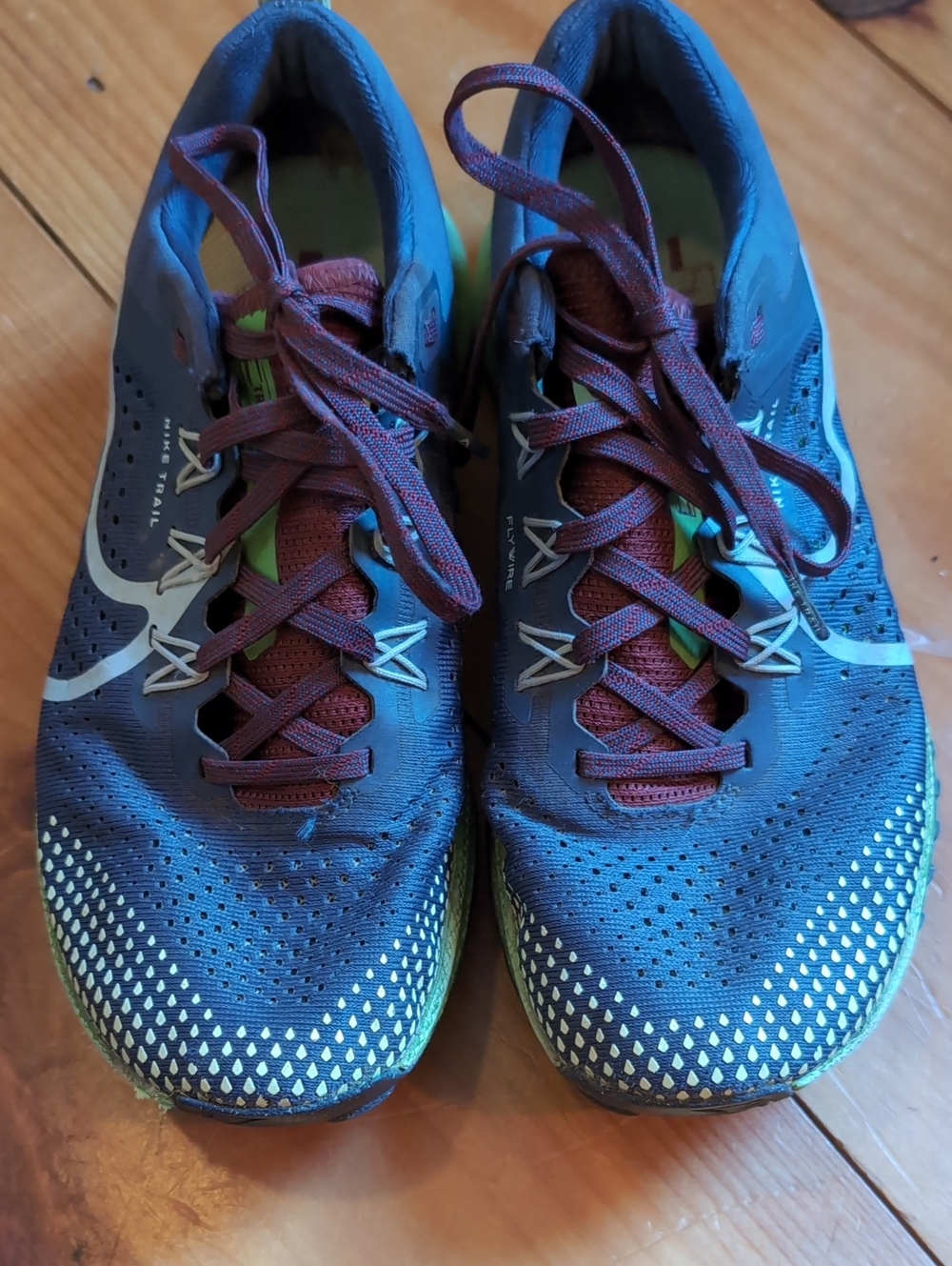 Nike Women's Pegasus Trail 4 Shoes Size 7.5
